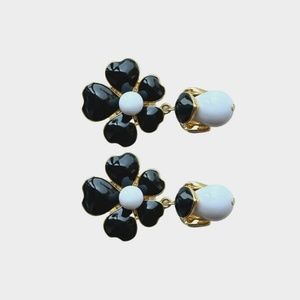 Vintage pearl earrings